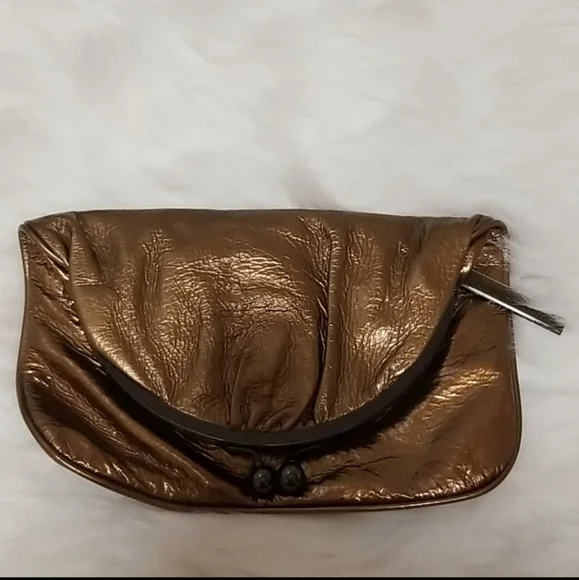 Hobo International Skyler bronze metallic leather fold-over kiss closure clutch - Picture 4 of 16